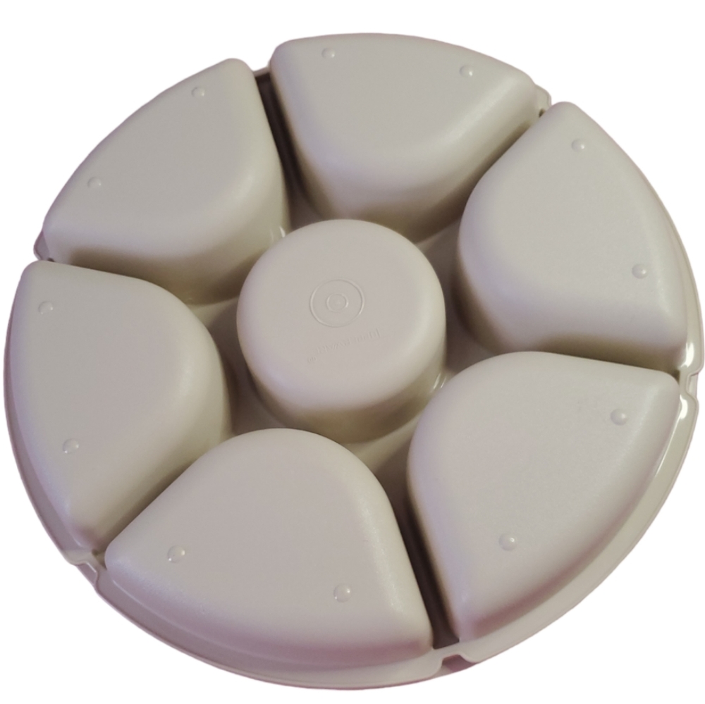 Tupperware Divider Tray with Dip Container - Picture 7 of 13